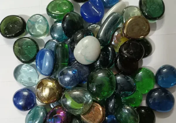 Glass Pebbles Highly Polished (1)